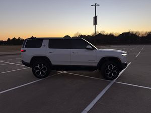 Occasion exceptionnelle : Rivian R1S Adventure Edition 2023 propre et prête à être expédiée - Product Image 5