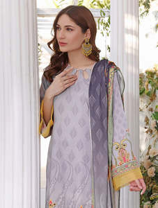 2024-25 Women's Winter Collection High Quality <b>Three</b>-Piece Pakistani Wool Salwar Kameez Dress Solid Design Lace Low Price Back - Product Image 3