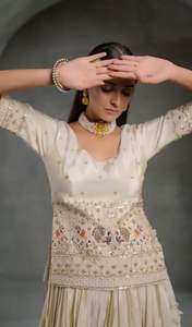 เสื้อครอปคอสูงแนวแฟชั่น-สไตล์อเนกประสงค์สำหรับงานรื่นเริงอินเดียและงานชุมนุมของครอบครัวจากซัพพลายเออร์อินเดีย - Product Image 6