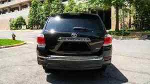 Occasion - Véhicule d'occasion 2022 - Base - Volant à gauche - Sièges en cuir - Caméra de recul - 5 places - À vendre - En bon état - Product Image 3