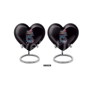 Hermosa urna de cremación de corazón de recuerdo de aluminio para adultos para cenizas humanas Urna decorativa de corazón de dragón con soporte y bolsa de terciopelo gratis - Product Image 5