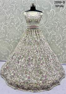 Paillettes en georgette lourde et broderie de fil chemisier en coton de travail Ban-glory Lehenga Choli avec bordure en dentelle pour la fête - Product Image 5