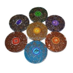 Jeu de disques gravés en sélénite 7 chakras pour la guérison des chakras Reiki Pierres naturelles à 7 chakras de haute qualité fabriquées en Inde - Product Image 2