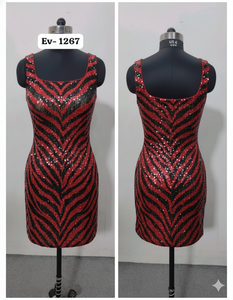 Robe de soirée longue de luxe pour femme, col licou, bretelles spaghetti, longueur thé, ornée de perles et de chaînes à pampilles - Product Image 4