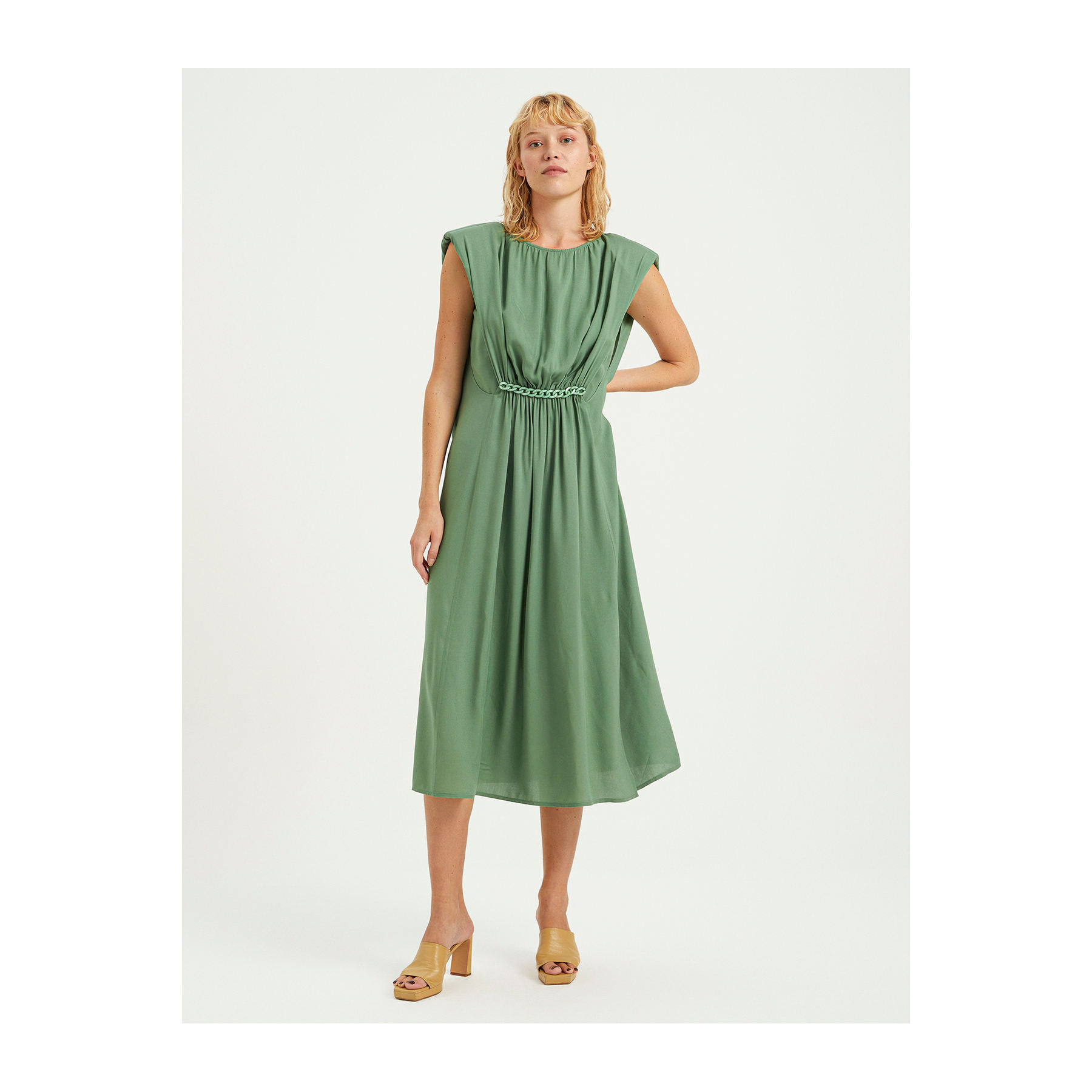 สีเขียว