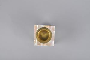 Portavelas de lujo hecho a mano con incrustaciones florales de nácar, elegante soporte rectangular brillante para velas votivas y de té. - Product Image 2