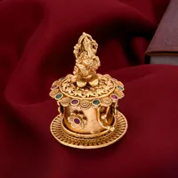 Boîte Sindoor en laiton doré avec couvercle pour décoration de temple et cadeaux de festival Poudre technique polie au design traditionnel