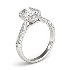 Bague de fiançailles en or blanc 14 carats, sertie d'un halo de diamants taille ovale, pavé de diamants, 0,34 carats - Product Image 3