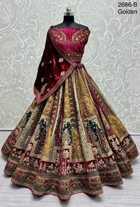 Lehenga Choli de Terciopelo de Invierno de Diseño con Doble Dupatta para Fiesta Nupcial y Vestimenta de Boda - Product Image 2