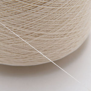 Disfrute de una suavidad superior y una resistencia confiable con nuestro hilo 100% algodón, hecho de algodón natural puro, en grandes cantidades. - Product Image 1