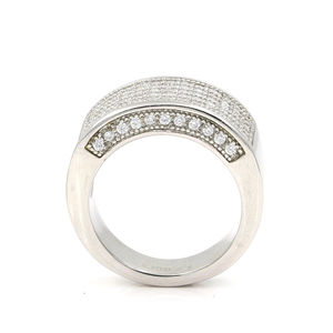 Anillos de joyería fina con tachuelas de diamantes de moissanita totalmente helada de alta calidad para opciones de regalo de la India - Product Image 2