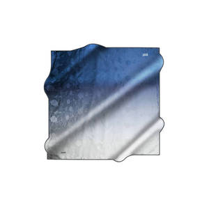 Écharpe florale en jacquard de soie bleu marine et blanc - Longue écharpe carrée en twill de créateur - Product Image 1