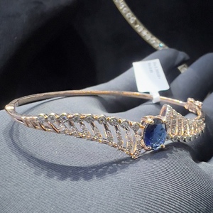 Bracelet à breloques en or jaune et blanc massif 14K 18K VDS, diamant naturel taille brillant, certifié par un tiers, élégant et luxueux pour femme - Product Image 2