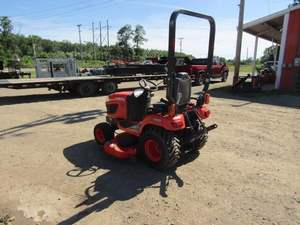 Tractor agrícola Kubota BX2380 23HP con cortacésped y cargador frontal a la venta - Product Image 5