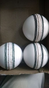 SUMROOS Fabricante de Pelotas de Cricket de Alta Calidad Pelota de Cricket Profesional Blanca Pelota Dura de Cricket de Alta Calidad Resistente al Agua - Product Image 5