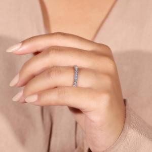 Anillo de Eternidad con Diamantes Cultivados en Laboratorio, Corte Redondo, 0.70 CTW, Banda de Eternidad, Diamante Certificado, Anillo de Aniversario, Diseño Único y Moderno - Product Image 6