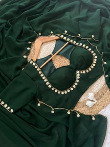 Sari en faux georgette de qualité supérieure pour tous les jours, les fêtes, le bureau et les occasions ethniques décontractées, disponible à la vente - Product Image 4