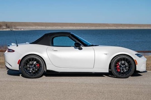 LISTO PARA ENVIAR LHD/RHD 2023 MAZDA MX-5 MIATA CLUB, TRANSMISIÓN MANUAL DE 6 VELOCIDADES - Product Image 3