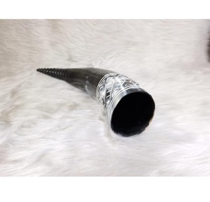 Cuenco Vikingo para Beber, Hecho a Mano con Cuerno de Búfalo Natural Pulido, Taza para Hidromiel, Imitación Antigua, Artículo de Colección - Product Image 1