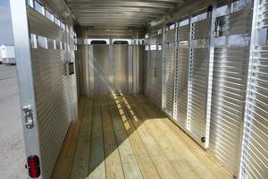 Semi-remorque en acier robuste pour le transport de bétail, de moutons et de porcs, équipement agricole de qualité supérieure - Product Image 3