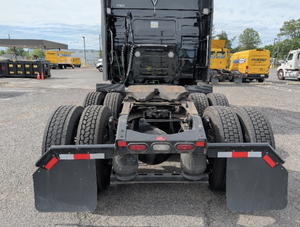 Prêt à être expédié – Tracteur-cabine Volvo VNL64860 d'occasion 2023-2026 avec garantie de 3 ans, composants en plastique, origine USA - Product Image 3