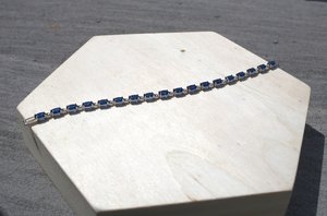 สร้อยข้อมือไพลินสีฟ้าสุดหรูสำหรับผู้หญิงทำจากเงินสเตอลิง925ชุบทองสีขาวดีไซน์เพื่อความสงบสุขทางศาสนาที่ไม่ซ้ำกัน - Product Image 2