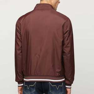 Chaqueta Bomber Casual 2026 con Interior Suave, Capa Exterior Resistente al Agua y Bolsillos con Cremallera Segura para Atuendos Diarios - Product Image 3