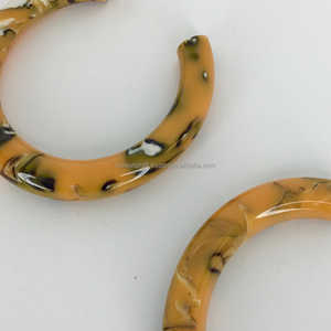 Pendientes de aro de resina rosa con diseño elegante para mujer, estilo clásico a la moda con perlas, último uso de joyería para bodas y fiestas - Product Image 4