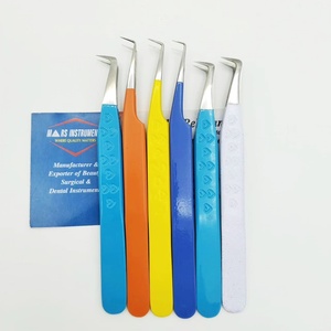 Pince à épiler professionnelle en acier inoxydable avec pointes pointues à angle incurvé Outils durables pour les cils volumineux - Product Image 1