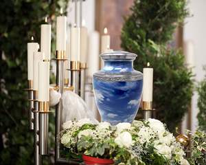 Nube pintoresca urna de cremación adulto único hecho a mano urna funeraria para cenizas humanas buena calidad Metal tamaño personalizado urna - Product Image 3