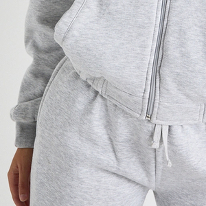 Prix avantageux pour les acheteurs en gros – Sweat-shirt élégant pour femme à manches longues avec logo personnalisable et col rabattable à fermeture éclair - Product Image 3