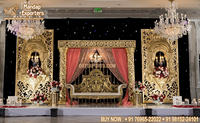 Magnifique scène de Walima musulmane sur le thème d'or Configuration de la réception sur le thème de l'or Mariage musulman Golden Touch Scène de réception de mariage