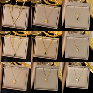 Collier en acier inoxydable pour femme, collier tendance avec breloque en zircon pour femme - Bijoux de mode PVD or 18 carats, vente en gros. - Product Image 6