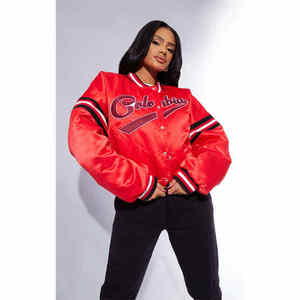 Chaqueta Universitaria de Alta Calidad para Mujer, Chaqueta Letterman con Bordado Personalizado de Espíritu de Equipo - Product Image 4