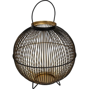 Candelabros de metal hechos a mano con intrincados patrones florales, ideales para fiestas en el jardín o reuniones al aire libre - Product Image 4