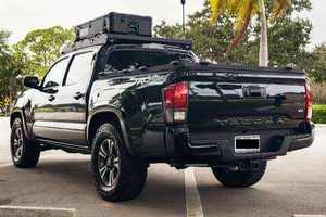 NOUVEAU ARRIVAGE – Toyota Tacoma TRD Double Cabine 2024 d'occasion en excellent état, transmission automatique, feux diurnes LED, toit ouvrant, caméra de recul - Product Image 6