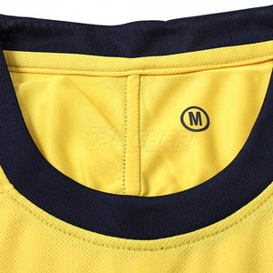 Uniforme de padel pour hommes personnalisable de haute qualité, short en jersey respirant et écologique, vêtements de sport légers et durables, parfaits pour - Product Image 3