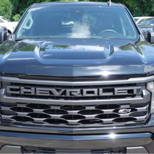 CLEAN 2023 C h e v r o l e t Silver ado 1500 Cabine d'équipe personnalisée 4WD - Product Image 1