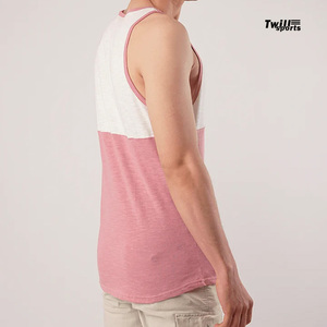 TWILL SPORTS - Rehaussez votre style - Débardeur blanc et rose pour homme avec logo personnalisé - Respirant - Séchage rapide - 100% coton - Pour les entraînements musculaires - Product Image 3