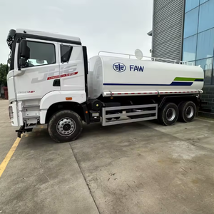 Camión de Agua Usado de 20000L, 8x6, Diésel, 351-450HP, Euro IV, Control de Polvo, Caja de Cambios Automática, Volante a la Izquierda, Asientos de Cuero Oscuro, R18 - Product Image 5