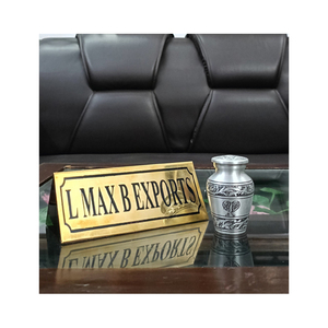 Collection unique de cendres funéraires au beau design avec finition personnalisée Urnes funéraires en aluminium de meilleure qualité pour les cendres - Product Image 1