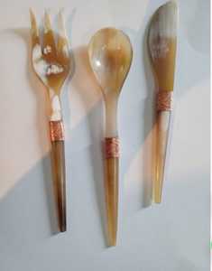 Cucharas de cuerno de estilo animal pulidas directas de la India para bodas y fiestas de Navidad técnica tallada - Product Image 1