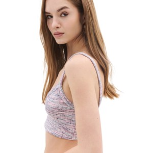 Top Deportivo Informal Hecho de Tela de Lona Resistente - Product Image 3