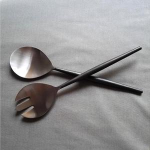 Ensemble de serveurs à salade décoratifs en acier inoxydable argent poli à la main avec poignée d'extrémité blanche en résine d'émail vert - Product Image 6