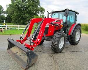Tractor Agrícola Massey Ferguson 4710 de 100HP 4WD Usado con Caja de Cambios Power Shuttle AGCO, Bomba Incluida, Cojinete de Motor, 3 Años de Garantía - Product Image 3