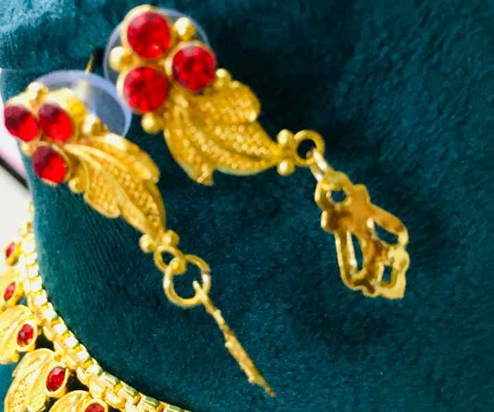 New Arrival Cuban Chain Iced Out Leaf Drop 14k Gold Platted Statement Necklace With Multiple Adjustable Length Earrings Sets