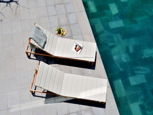 Chaises longues pliantes modernes en bois massif pour l'extérieur, pour la piscine, l'hôtel, la villa, fabrication ARDENA en Indonésie - Product Image 3