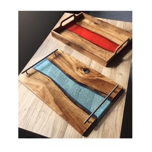 Plateau de service en bois et résine de conception Unique en forme de Rectangle avec poignée plateau à fruits en bois fait à la main de taille personnalisée pour la décoration de la maison - Product Image 1