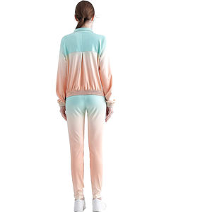 Ensemble de survêtement unisexe léger coupe-vent avec logo personnalisé pour femmes et hommes, idéal pour la gym, le sport et le fitness - Product Image 3