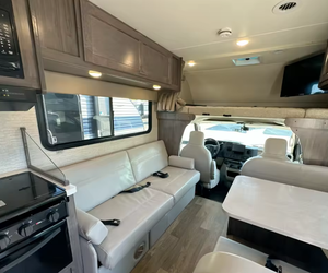 Remorque de voyage abordable en acier inoxydable Winnebago 20 pieds, 800 lb de charge utile, pour aventures familiales sur route, modèles 2023, 2022, 2021 - Product Image 2